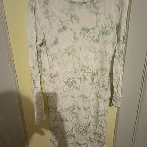 Chic Lace Long Sleeve Dress in White and Green